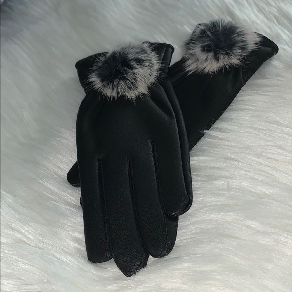 iPM Women Touchscreen Leather Gloves Faux Pom-Pom